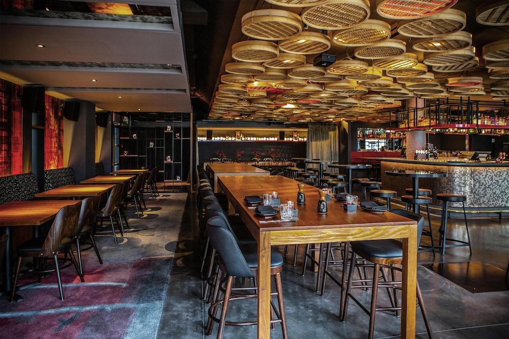 Qt 웰링턴 아파트먼트 외부 사진 Interior of the restaurant
