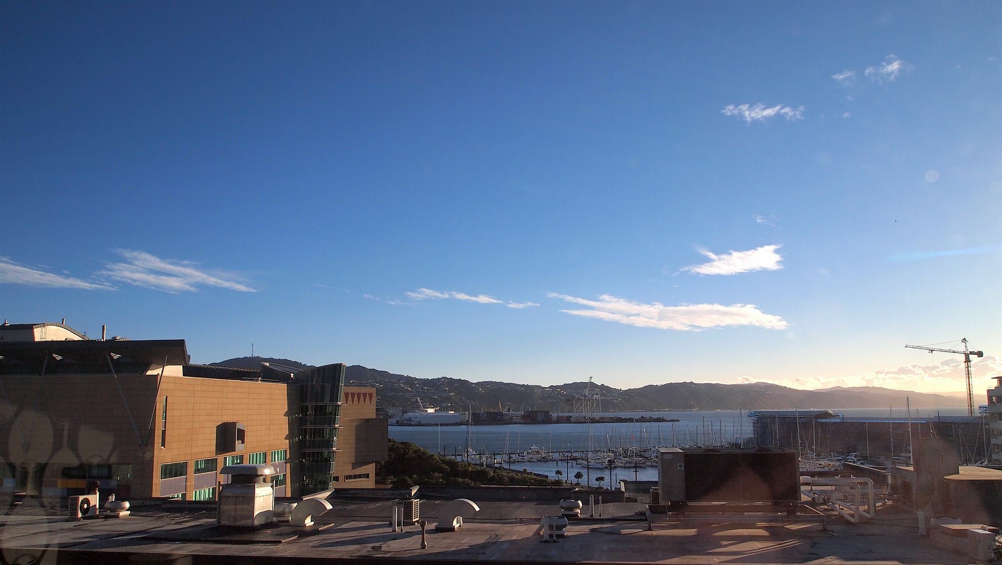 Qt 웰링턴 아파트먼트 외부 사진 View of the port of La Paloma